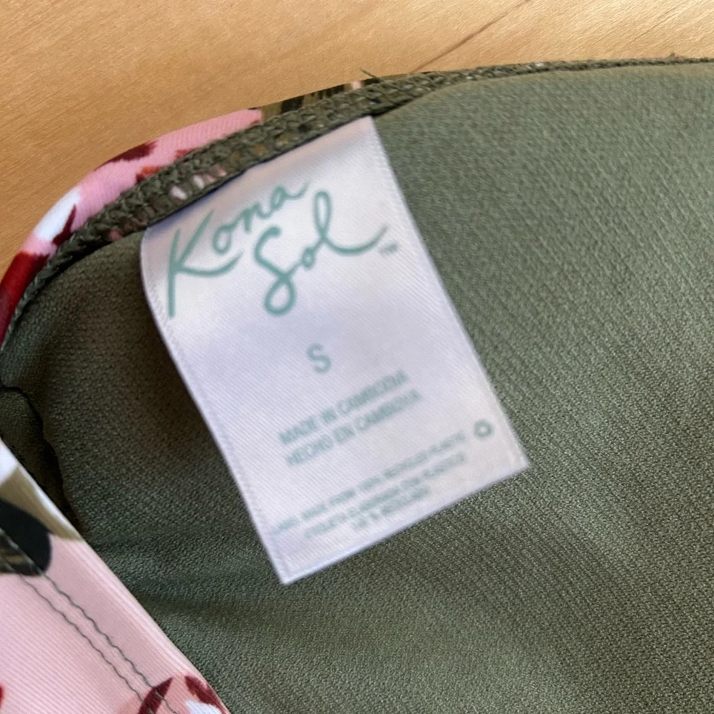 Kona Sol Bikini Top - Never Worn - Picture 3 of 3